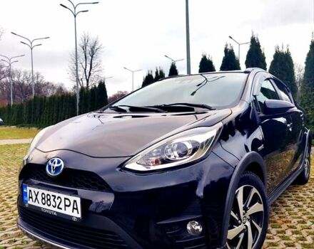 Черный Тойота Aqua, объемом двигателя 1.5 л и пробегом 67 тыс. км за 13900 $, фото 2 на Automoto.ua