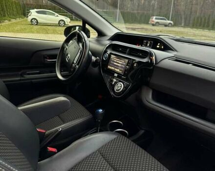 Черный Тойота Aqua, объемом двигателя 1.5 л и пробегом 67 тыс. км за 13900 $, фото 13 на Automoto.ua