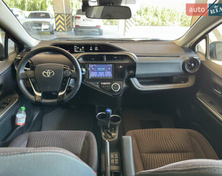 Чорний Тойота Aqua, об'ємом двигуна 1.5 л та пробігом 77 тис. км за 12500 $, фото 28 на Automoto.ua