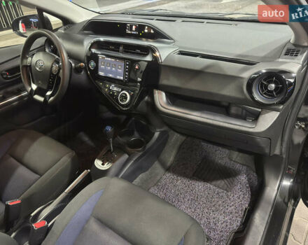 Черный Тойота Aqua, объемом двигателя 1.5 л и пробегом 135 тыс. км за 12800 $, фото 42 на Automoto.ua