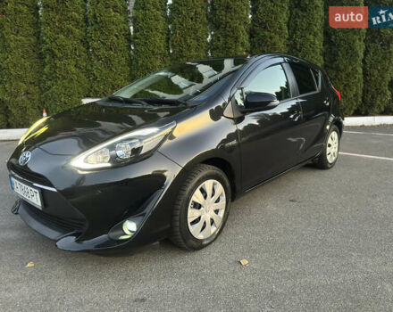 Черный Тойота Aqua, объемом двигателя 1.5 л и пробегом 135 тыс. км за 12800 $, фото 1 на Automoto.ua