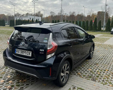 Черный Тойота Aqua, объемом двигателя 1.5 л и пробегом 63 тыс. км за 14200 $, фото 5 на Automoto.ua