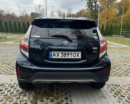 Черный Тойота Aqua, объемом двигателя 1.5 л и пробегом 63 тыс. км за 14200 $, фото 4 на Automoto.ua