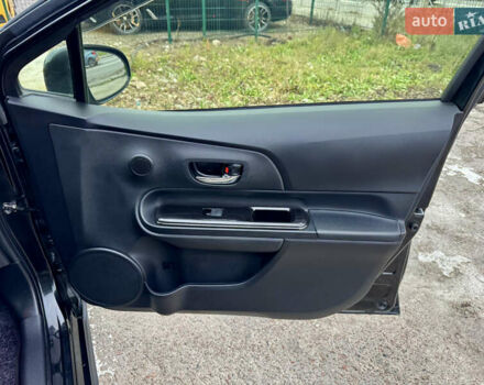 Чорний Тойота Aqua, об'ємом двигуна 1.5 л та пробігом 74 тис. км за 13999 $, фото 39 на Automoto.ua