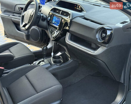 Черный Тойота Aqua, объемом двигателя 1.5 л и пробегом 64 тыс. км за 12900 $, фото 56 на Automoto.ua
