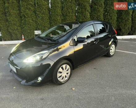 Черный Тойота Aqua, объемом двигателя 1.5 л и пробегом 135 тыс. км за 12800 $, фото 1 на Automoto.ua