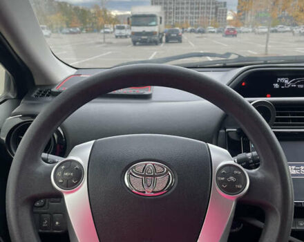 Фиолетовый Тойота Aqua, объемом двигателя 1.5 л и пробегом 83 тыс. км за 11900 $, фото 21 на Automoto.ua