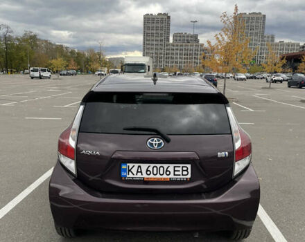 Фиолетовый Тойота Aqua, объемом двигателя 1.5 л и пробегом 83 тыс. км за 11900 $, фото 3 на Automoto.ua