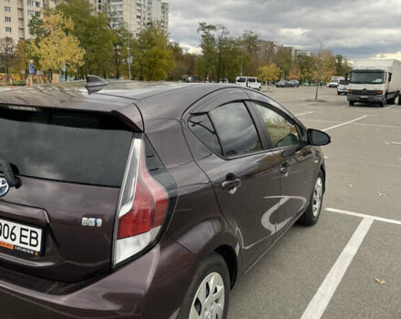 Фиолетовый Тойота Aqua, объемом двигателя 1.5 л и пробегом 83 тыс. км за 11900 $, фото 4 на Automoto.ua