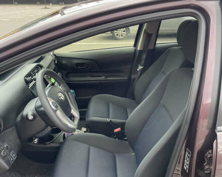 Фиолетовый Тойота Aqua, объемом двигателя 1.5 л и пробегом 83 тыс. км за 11900 $, фото 11 на Automoto.ua