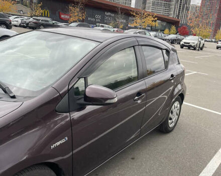 Фиолетовый Тойота Aqua, объемом двигателя 1.5 л и пробегом 83 тыс. км за 11900 $, фото 1 на Automoto.ua