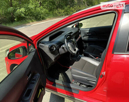 Червоний Тойота Aqua, об'ємом двигуна 1.5 л та пробігом 78 тис. км за 11500 $, фото 4 на Automoto.ua