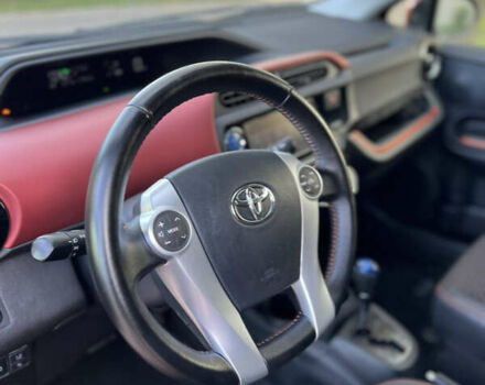 Красный Тойота Aqua, объемом двигателя 1.5 л и пробегом 119 тыс. км за 12700 $, фото 60 на Automoto.ua