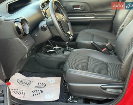 Тойота Aqua 2017 в Одессе на Automoto.ua Красный Тойота Aqua, объемом двигателя 1.5 л и пробегом 80 тыс. км за 13600 $, фото 93 на Automoto.ua