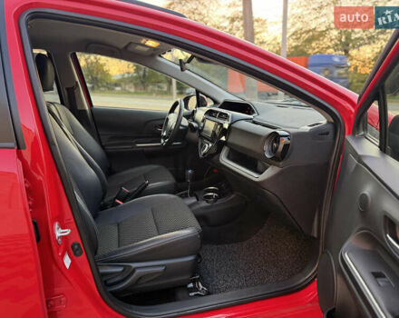 Тойота Aqua 2017 в Одессе на Automoto.ua Красный Тойота Aqua, объемом двигателя 1.5 л и пробегом 80 тыс. км за 13600 $, фото 90 на Automoto.ua