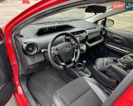 Красный Тойота Aqua, объемом двигателя 1.5 л и пробегом 79 тыс. км за 13700 $, фото 26 на Automoto.ua