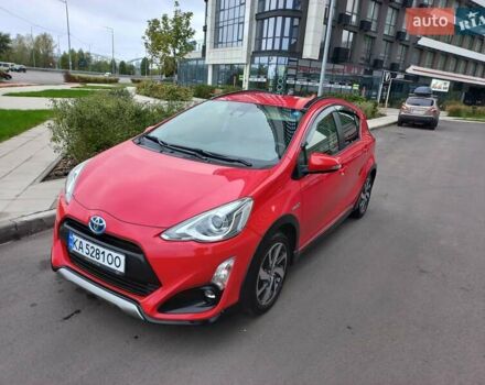 Красный Тойота Aqua, объемом двигателя 1.5 л и пробегом 79 тыс. км за 12900 $, фото 1 на Automoto.ua
