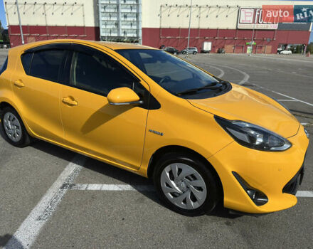 Желтый Тойота Aqua, объемом двигателя 1.5 л и пробегом 82 тыс. км за 13800 $, фото 43 на Automoto.ua