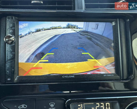 Желтый Тойота Aqua, объемом двигателя 1.5 л и пробегом 82 тыс. км за 13800 $, фото 20 на Automoto.ua