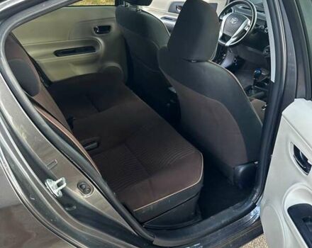 Сірий Тойота Aqua, об'ємом двигуна 1.5 л та пробігом 130 тис. км за 9200 $, фото 5 на Automoto.ua