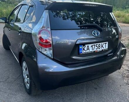 Сірий Тойота Aqua, об'ємом двигуна 1.5 л та пробігом 130 тис. км за 9200 $, фото 10 на Automoto.ua