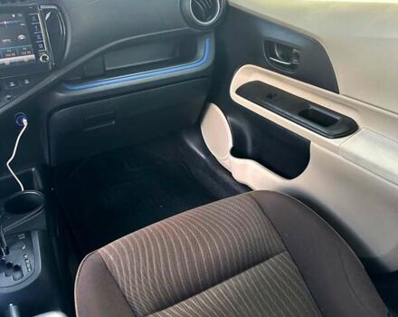 Сірий Тойота Aqua, об'ємом двигуна 1.5 л та пробігом 130 тис. км за 9200 $, фото 3 на Automoto.ua