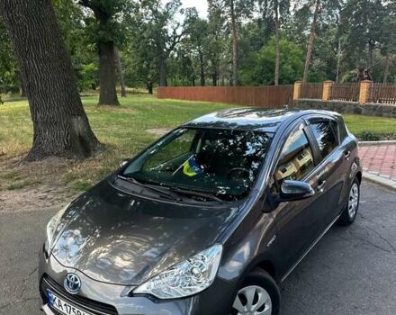 Сірий Тойота Aqua, об'ємом двигуна 1.5 л та пробігом 130 тис. км за 9200 $, фото 6 на Automoto.ua
