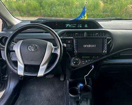 Сірий Тойота Aqua, об'ємом двигуна 1.5 л та пробігом 130 тис. км за 9200 $, фото 2 на Automoto.ua