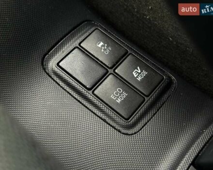 Серый Тойота Aqua, объемом двигателя 1.5 л и пробегом 94 тыс. км за 12990 $, фото 21 на Automoto.ua