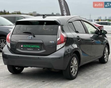 Серый Тойота Aqua, объемом двигателя 1.5 л и пробегом 94 тыс. км за 12990 $, фото 10 на Automoto.ua