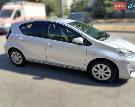 Серый Тойота Aqua, объемом двигателя 1.5 л и пробегом 87 тыс. км за 11300 $, фото 6 на Automoto.ua