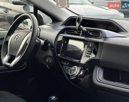 Серый Тойота Aqua, объемом двигателя 1.5 л и пробегом 94 тыс. км за 12990 $, фото 15 на Automoto.ua