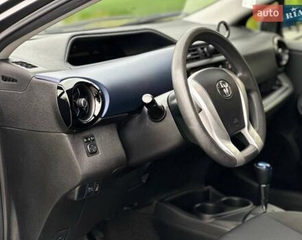 Серый Тойота Aqua, объемом двигателя 1.5 л и пробегом 94 тыс. км за 12990 $, фото 12 на Automoto.ua