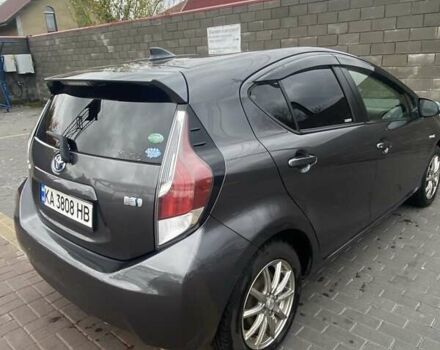 Серый Тойота Aqua, объемом двигателя 1.5 л и пробегом 107 тыс. км за 12100 $, фото 4 на Automoto.ua