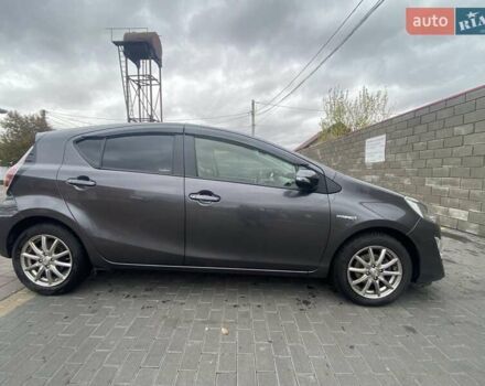 Серый Тойота Aqua, объемом двигателя 1.5 л и пробегом 107 тыс. км за 12100 $, фото 3 на Automoto.ua