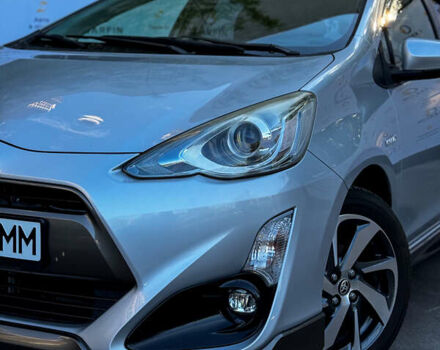 Сірий Тойота Aqua, об'ємом двигуна 1.5 л та пробігом 57 тис. км за 11900 $, фото 1 на Automoto.ua