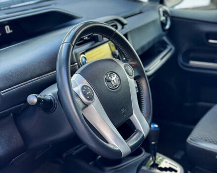 Сірий Тойота Aqua, об'ємом двигуна 1.5 л та пробігом 57 тис. км за 11900 $, фото 12 на Automoto.ua
