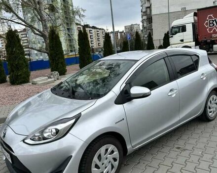 Сірий Тойота Aqua, об'ємом двигуна 1.5 л та пробігом 60 тис. км за 12700 $, фото 4 на Automoto.ua