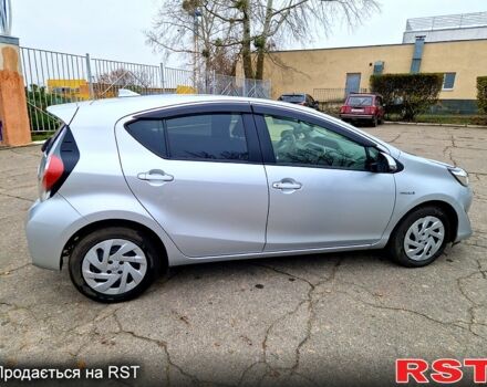 Серый Тойота Aqua, объемом двигателя 1.5 л и пробегом 88 тыс. км за 12500 $, фото 8 на Automoto.ua