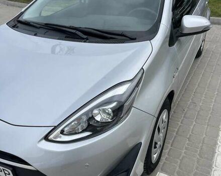 Сірий Тойота Aqua, об'ємом двигуна 1.5 л та пробігом 67 тис. км за 13500 $, фото 2 на Automoto.ua
