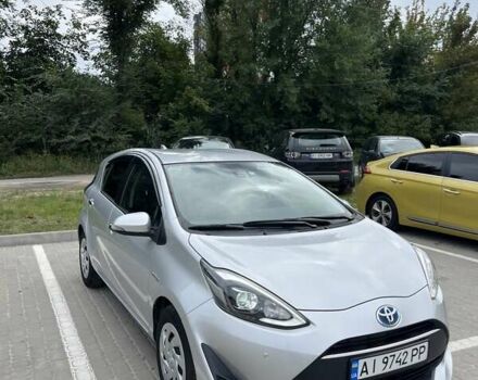 Сірий Тойота Aqua, об'ємом двигуна 1.5 л та пробігом 67 тис. км за 13500 $, фото 3 на Automoto.ua