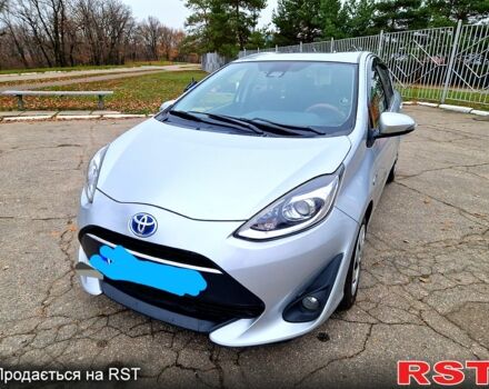 Серый Тойота Aqua, объемом двигателя 1.5 л и пробегом 88 тыс. км за 12500 $, фото 4 на Automoto.ua