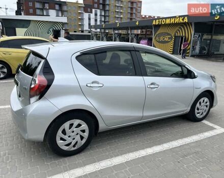 Сірий Тойота Aqua, об'ємом двигуна 1.5 л та пробігом 67 тис. км за 13500 $, фото 5 на Automoto.ua
