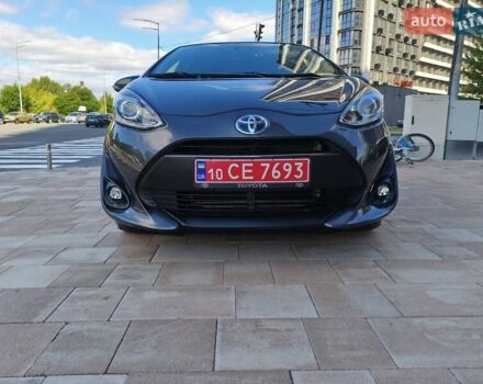 Сірий Тойота Aqua, об'ємом двигуна 1.5 л та пробігом 69 тис. км за 12700 $, фото 3 на Automoto.ua