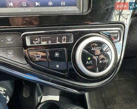 Сірий Тойота Aqua, об'ємом двигуна 1.5 л та пробігом 96 тис. км за 11700 $, фото 24 на Automoto.ua