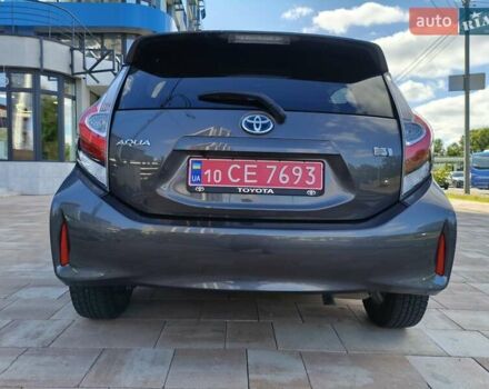 Сірий Тойота Aqua, об'ємом двигуна 1.5 л та пробігом 69 тис. км за 12700 $, фото 10 на Automoto.ua