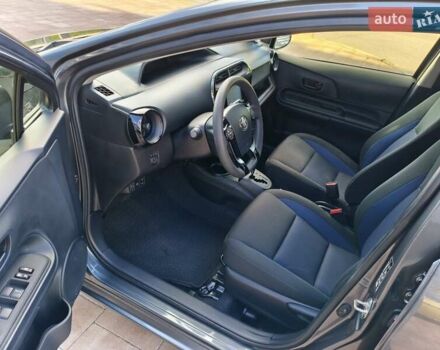 Сірий Тойота Aqua, об'ємом двигуна 1.5 л та пробігом 69 тис. км за 12700 $, фото 15 на Automoto.ua