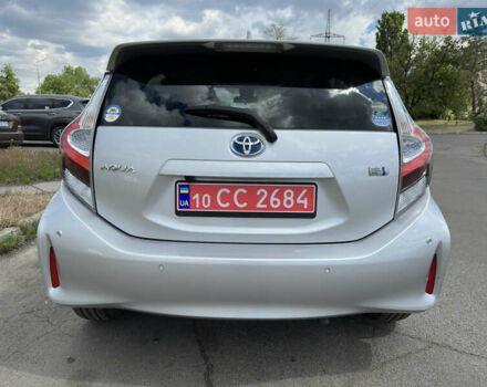Сірий Тойота Aqua, об'ємом двигуна 1.5 л та пробігом 96 тис. км за 11700 $, фото 4 на Automoto.ua