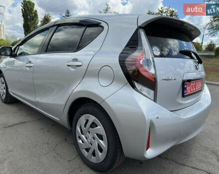 Сірий Тойота Aqua, об'ємом двигуна 1.5 л та пробігом 96 тис. км за 11700 $, фото 5 на Automoto.ua
