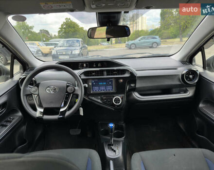 Сірий Тойота Aqua, об'ємом двигуна 1.5 л та пробігом 96 тис. км за 11700 $, фото 21 на Automoto.ua